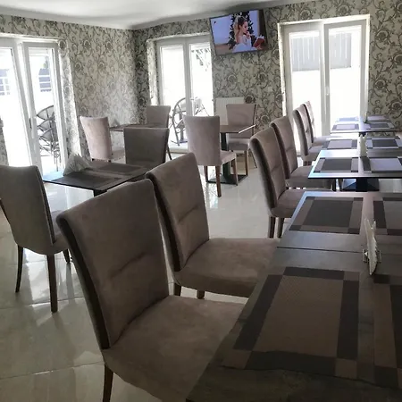 Alenso Konukevi Hévíz