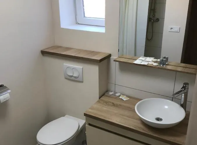 Πανσιόν Alenso 4*